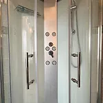 Exklusives Penthouse Mit Sauna Am Rhein, Naehe Duesseldorf Messe Airport, 180m2 Luxus, 150m2 Terasse Ideal Fuer Gruppen, Shootings, Content Creator Apartment