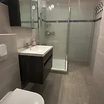 Exklusives Penthouse Mit Sauna Am Rhein, Naehe Duesseldorf Messe Airport, 180m2 Luxus, 150m2 Terasse Ideal Fuer Gruppen, Shootings, Content Creator Apartment Neuss