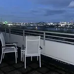 Exklusives Penthouse Mit Sauna Am Rhein, Naehe Duesseldorf Messe Airport, 180m2 Luxus, 150m2 Terasse Ideal Fuer Gruppen, Shootings, Content Creator