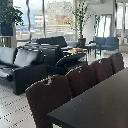 Lejlighed Exklusives Penthouse Mit Sauna Am Rhein, Naehe Duesseldorf Messe Airport, 180m2 Luxus, 150m2 Terasse Ideal Fuer Gruppen, Shootings, Content Creator Neuss