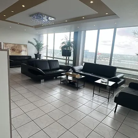 شقة Exklusives Penthouse Mit Sauna Am Rhein, Naehe Duesseldorf Messe Airport, 180m2 Luxus, 150m2 Terasse Ideal Fuer Gruppen, Shootings, Content Creator *