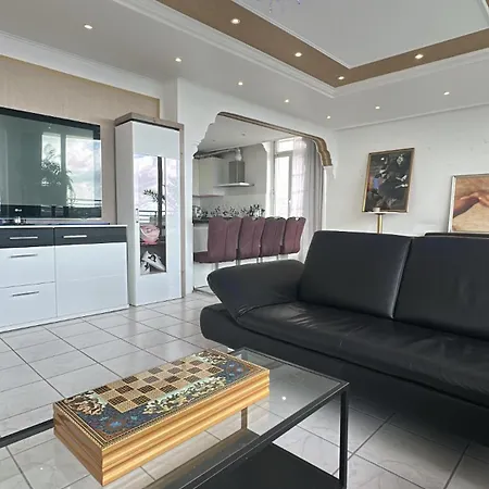 Exklusives Penthouse Mit Sauna Am Rhein, Naehe Duesseldorf Messe Airport, 180m2 Luxus, 150m2 Terasse Ideal Fuer Gruppen, Shootings, Content Creator * Neuss