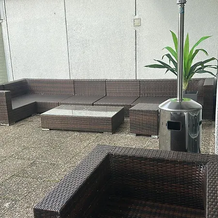 Exklusives Penthouse Mit Sauna Am Rhein, Naehe Duesseldorf Messe Airport, 180m2 Luxus, 150m2 Terasse Ideal Fuer Gruppen, Shootings, Content Creator *