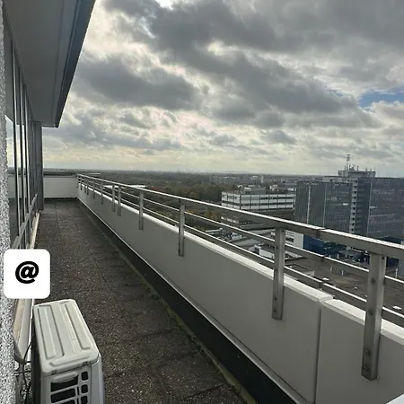 Exklusives Penthouse Mit Sauna Am Rhein, Naehe Duesseldorf Messe Airport, 180m2 Luxus, 150m2 Terasse Ideal Fuer Gruppen, Shootings, Content Creator Appartement *