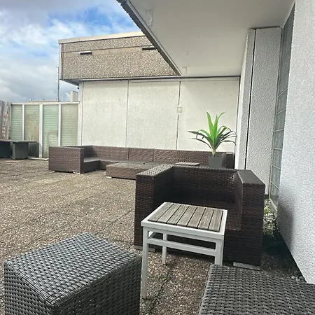Appartement Exklusives Penthouse Mit Sauna Am Rhein, Naehe Duesseldorf Messe Airport, 180m2 Luxus, 150m2 Terasse Ideal Fuer Gruppen, Shootings, Content Creator *
