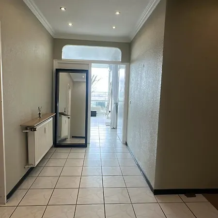 Exklusives Penthouse Mit Sauna Am Rhein, Naehe Duesseldorf Messe Airport, 180m2 Luxus, 150m2 Terasse Ideal Fuer Gruppen, Shootings, Content Creator *