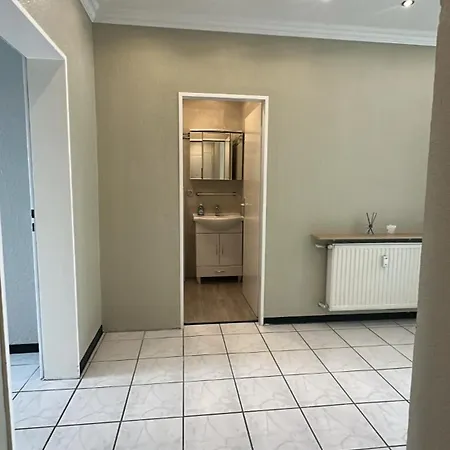 شقة Exklusives Penthouse Mit Sauna Am Rhein, Naehe Duesseldorf Messe Airport, 180m2 Luxus, 150m2 Terasse Ideal Fuer Gruppen, Shootings, Content Creator نيوس