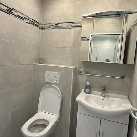 Exklusives Penthouse Mit Sauna Am Rhein, Naehe Duesseldorf Messe Airport, 180m2 Luxus, 150m2 Terasse Ideal Fuer Gruppen, Shootings, Content Creator Appartement *