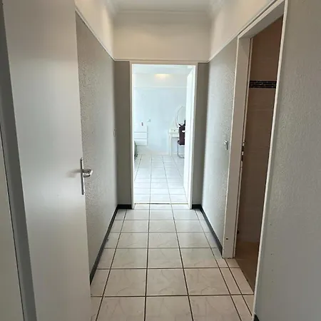Appartement Exklusives Penthouse Mit Sauna Am Rhein, Naehe Duesseldorf Messe Airport, 180m2 Luxus, 150m2 Terasse Ideal Fuer Gruppen, Shootings, Content Creator