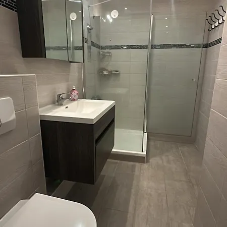 Exklusives Penthouse Mit Sauna Am Rhein, Naehe Duesseldorf Messe Airport, 180m2 Luxus, 150m2 Terasse Ideal Fuer Gruppen, Shootings, Content Creator Appartement Neuss