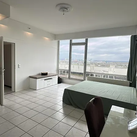 Appartement Exklusives Penthouse Mit Sauna Am Rhein, Naehe Duesseldorf Messe Airport, 180m2 Luxus, 150m2 Terasse Ideal Fuer Gruppen, Shootings, Content Creator *