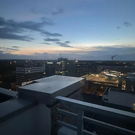 Exklusives Penthouse Mit Sauna Am Rhein, Naehe Duesseldorf Messe Airport, 180m2 Luxus, 150m2 Terasse Ideal Fuer Gruppen, Shootings, Content Creator *