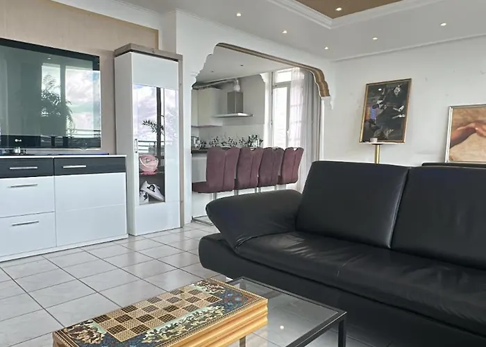 Exklusives Penthouse Mit Sauna Am Rhein, Naehe Duesseldorf Messe Airport, 180m2 Luxus, 150m2 Terasse Ideal Fuer Gruppen, Shootings, Content Creator * Neuss