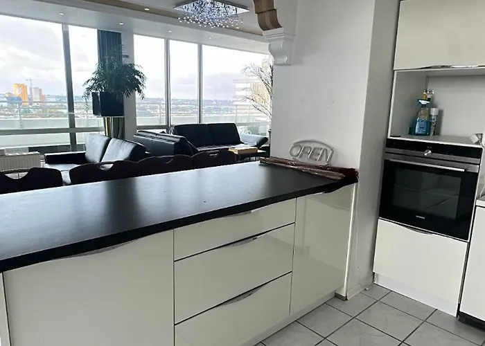 Exklusives Penthouse Mit Sauna Am Rhein, Naehe Duesseldorf Messe Airport, 180m2 Luxus, 150m2 Terasse Ideal Fuer Gruppen, Shootings, Content Creator Lejlighed