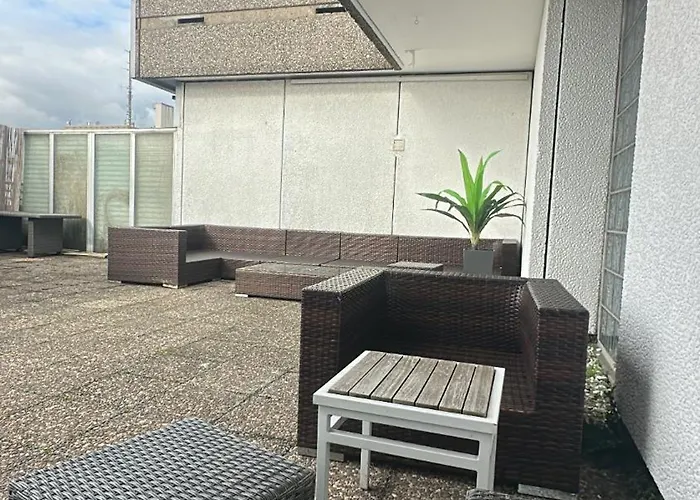 Lejlighed Exklusives Penthouse Mit Sauna Am Rhein, Naehe Duesseldorf Messe Airport, 180m2 Luxus, 150m2 Terasse Ideal Fuer Gruppen, Shootings, Content Creator *