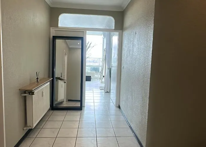 Exklusives Penthouse Mit Sauna Am Rhein, Naehe Duesseldorf Messe Airport, 180m2 Luxus, 150m2 Terasse Ideal Fuer Gruppen, Shootings, Content Creator *