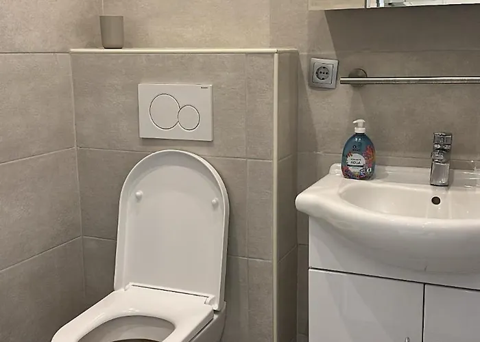 Exklusives Penthouse Mit Sauna Am Rhein, Naehe Duesseldorf Messe Airport, 180m2 Luxus, 150m2 Terasse Ideal Fuer Gruppen, Shootings, Content Creator Lejlighed