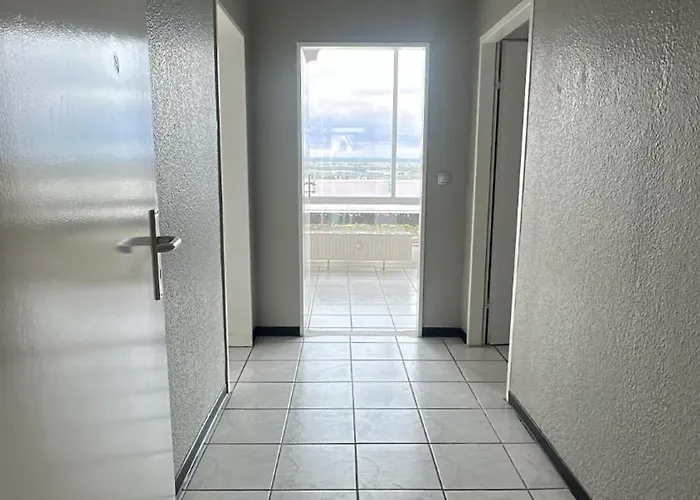 Exklusives Penthouse Mit Sauna Am Rhein, Naehe Duesseldorf Messe Airport, 180m2 Luxus, 150m2 Terasse Ideal Fuer Gruppen, Shootings, Content Creator * Neuss