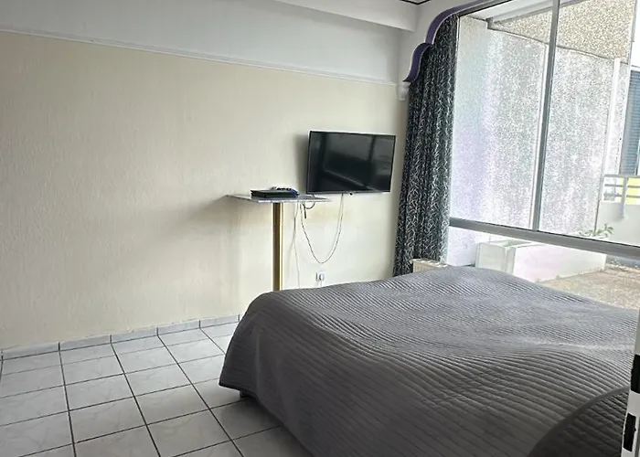 Exklusives Penthouse Mit Sauna Am Rhein, Naehe Duesseldorf Messe Airport, 180m2 Luxus, 150m2 Terasse Ideal Fuer Gruppen, Shootings, Content Creator Neuss