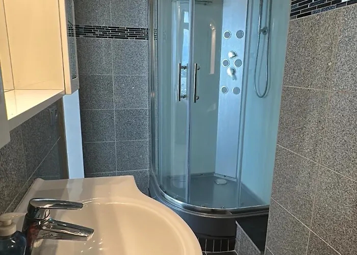 Exklusives Penthouse Mit Sauna Am Rhein, Naehe Duesseldorf Messe Airport, 180m2 Luxus, 150m2 Terasse Ideal Fuer Gruppen, Shootings, Content Creator Lejlighed *