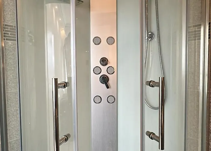 Exklusives Penthouse Mit Sauna Am Rhein, Naehe Duesseldorf Messe Airport, 180m2 Luxus, 150m2 Terasse Ideal Fuer Gruppen, Shootings, Content Creator Lejlighed