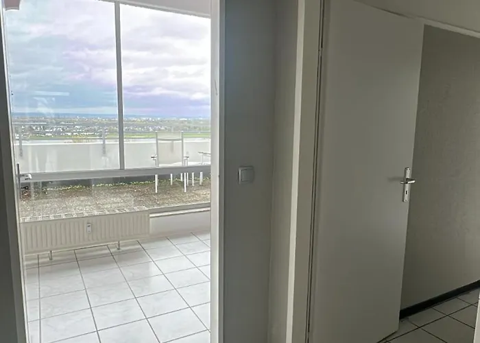 Lejlighed Exklusives Penthouse Mit Sauna Am Rhein, Naehe Duesseldorf Messe Airport, 180m2 Luxus, 150m2 Terasse Ideal Fuer Gruppen, Shootings, Content Creator