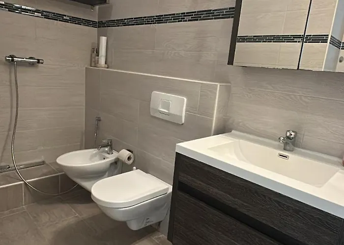 Exklusives Penthouse Mit Sauna Am Rhein, Naehe Duesseldorf Messe Airport, 180m2 Luxus, 150m2 Terasse Ideal Fuer Gruppen, Shootings, Content Creator Lejlighed Neuss