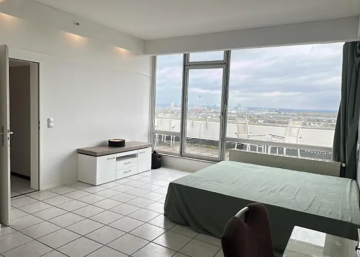 Lejlighed Exklusives Penthouse Mit Sauna Am Rhein, Naehe Duesseldorf Messe Airport, 180m2 Luxus, 150m2 Terasse Ideal Fuer Gruppen, Shootings, Content Creator *