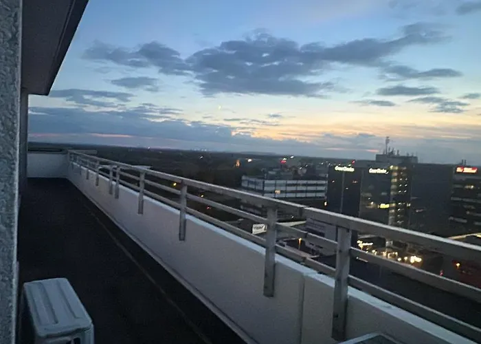 Lejlighed Exklusives Penthouse Mit Sauna Am Rhein, Naehe Duesseldorf Messe Airport, 180m2 Luxus, 150m2 Terasse Ideal Fuer Gruppen, Shootings, Content Creator Neuss