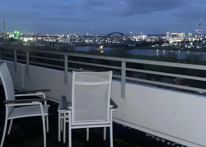 Exklusives Penthouse Mit Sauna Am Rhein, Naehe Duesseldorf Messe Airport, 180m2 Luxus, 150m2 Terasse Ideal Fuer Gruppen, Shootings, Content Creator