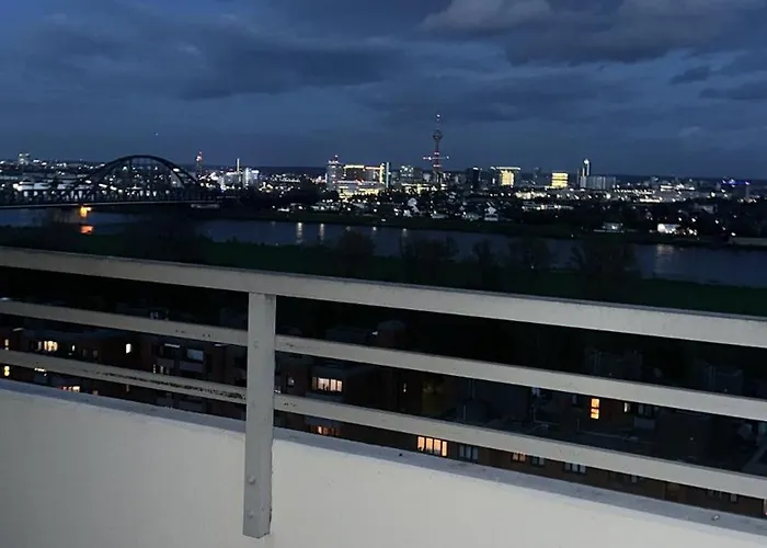 Lejlighed Exklusives Penthouse Mit Sauna Am Rhein, Naehe Duesseldorf Messe Airport, 180m2 Luxus, 150m2 Terasse Ideal Fuer Gruppen, Shootings, Content Creator *