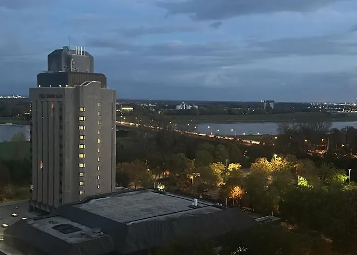 Exklusives Penthouse Mit Sauna Am Rhein, Naehe Duesseldorf Messe Airport, 180m2 Luxus, 150m2 Terasse Ideal Fuer Gruppen, Shootings, Content Creator Lejlighed